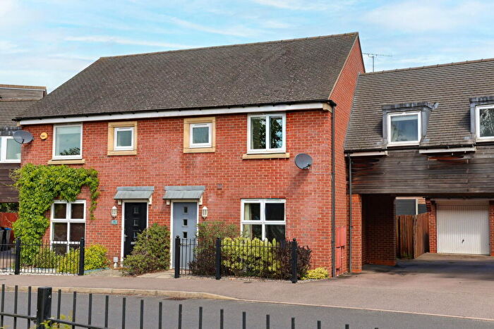 3 Bedroom Semi-Detached House For Sale In Cranmore Circle, Broughton, Milton Keynes, MK10
