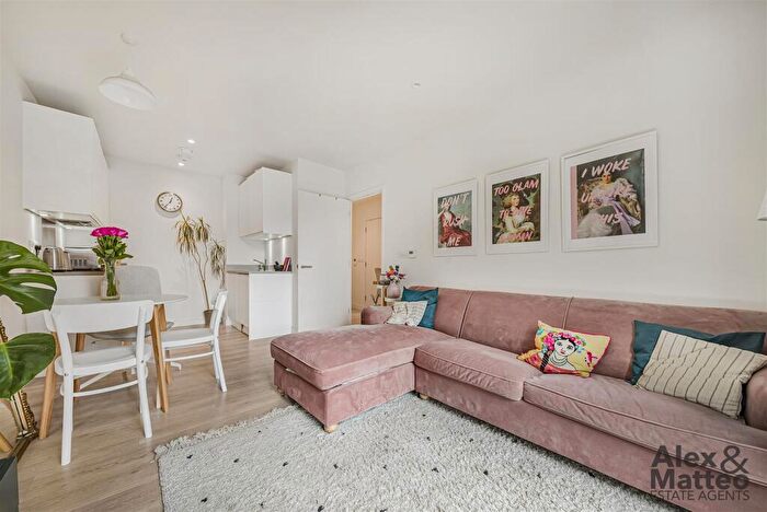 1 Bedroom Flat For Sale In Varcoe Road, Bermondsey, SE16