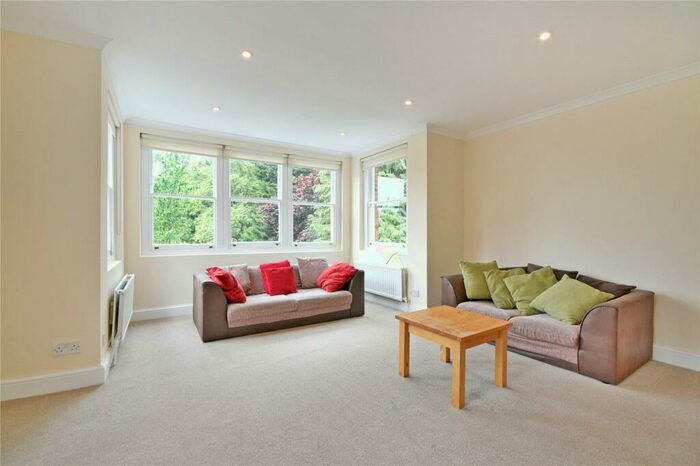 3 Bedroom Flat To Rent In Mapesbury Road, Mapesbury, NW2