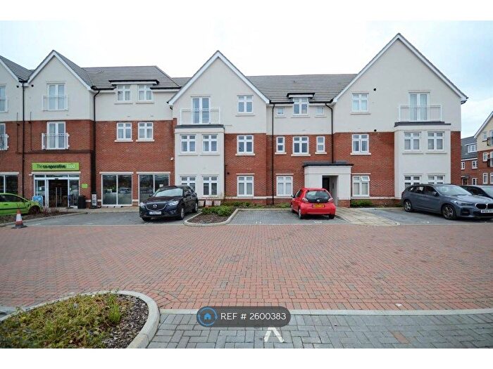 2 Bedroom Flat To Rent In Louden Square, Earley, Reading, RG6