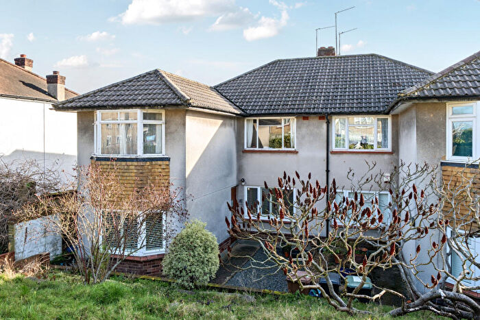 2 Bedroom Apartment For Sale In Honor Oak Road, London, SE23