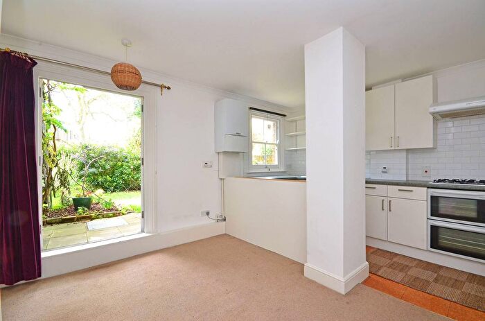 1 Bedroom Flat To Rent In Elmore Street, Islington, London, N1