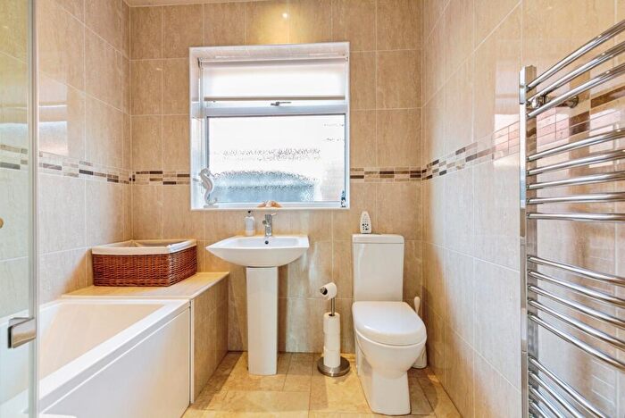 2 Bedroom Detached House For Sale In Lawrence Avenue, Lytham St. Annes, Lancashire, FY8
