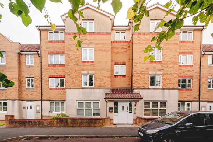 2 Bedroom Flat For Sale In Bristol South End, Bedminster, Bristol, BS3
