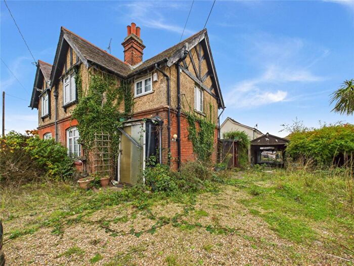 3 Bedroom Garage / Parking For Sale In Gosbecks Road, Colchester, Essex, CO2