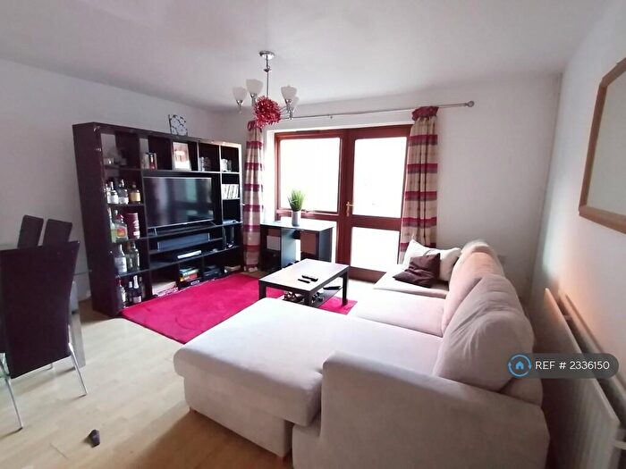 3 Bedroom Terraced House To Rent In Island Road, London, SE16