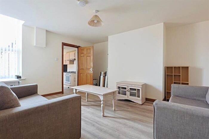 6 Bedroom Maisonette To Rent In Glenthorn Road, Jesmond, Newcastle Upon Tyne, NE2