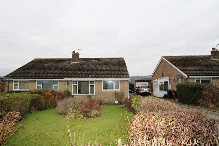 2 Bedroom Semi-Detached Bungalow To Rent In Willow Tree Close, Keighley, BD21