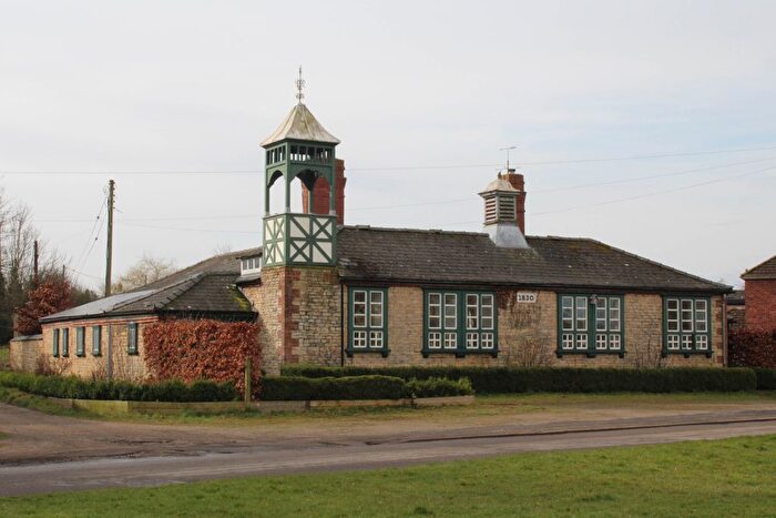 3 Bedroom Detached House For Sale In The Green, Waddingham, DN21