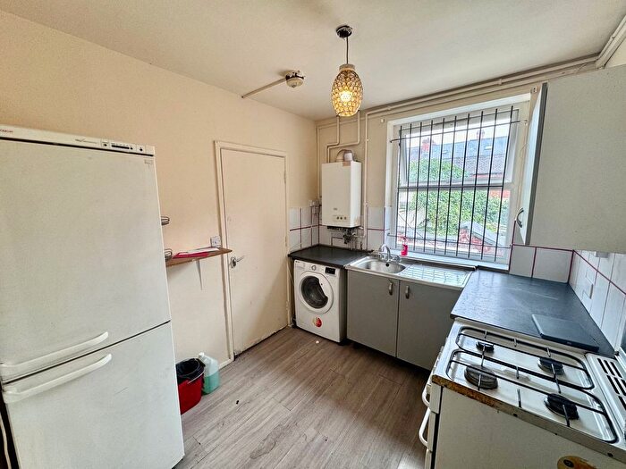 2 Bedroom Flat To Rent In Alfreton Road, Nottingham, NG7