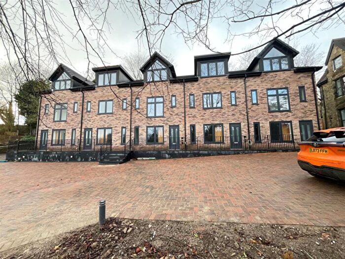 4 Bedroom Town House To Rent In London Road, Macclesfield, SK11