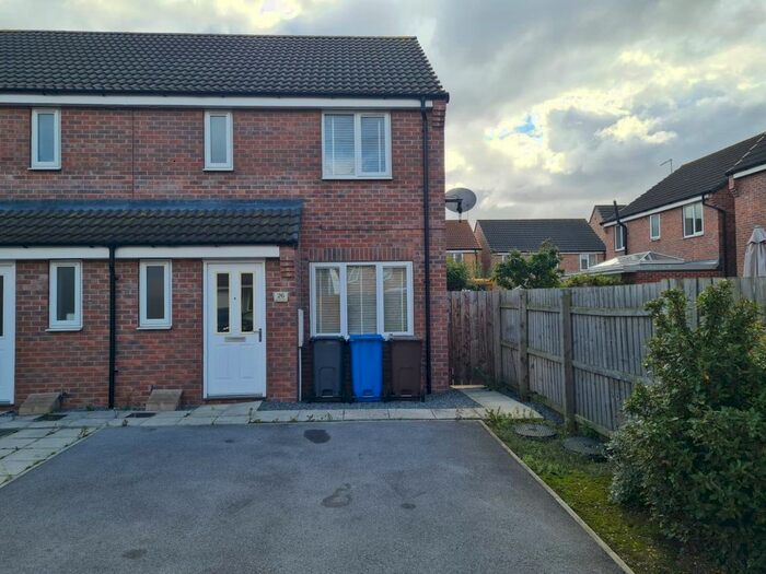 3 Bedroom Semi-Detached House To Rent In Chartwell Gardens, Kingswood, HU7