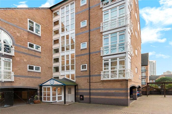 2 Bedroom Apartment For Sale In Eleanor Close, London, SE16