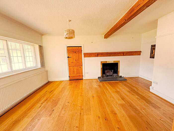 1 Bedroom Apartment For Sale In Waterlow Court, Heath Cl, London, Uk, NW11