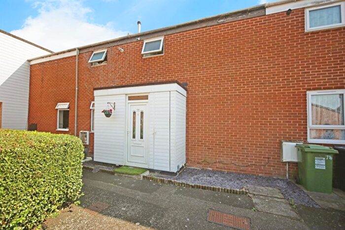 2 Bedroom Terraced House For Sale In Ashorne Close, Redditch, B98