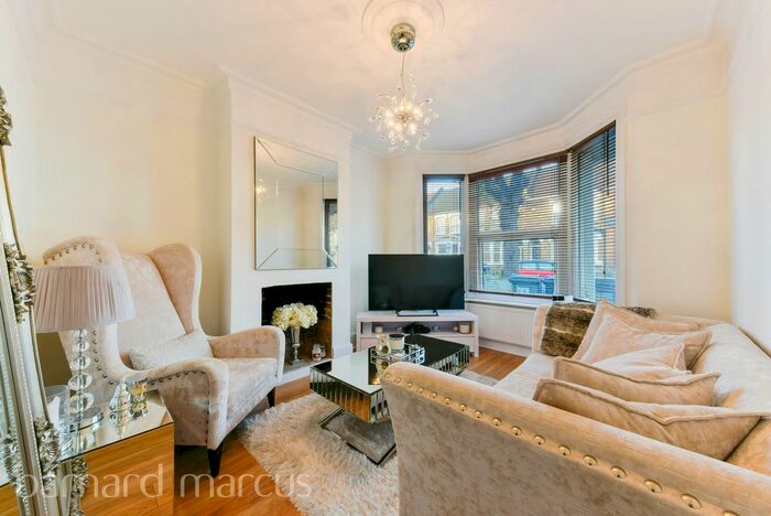 1 Bedroom Maisonette To Rent In Davidson Road, Addiscombe, Croydon, CR0