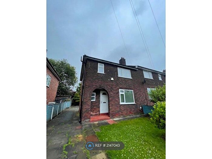 3 Bedroom Semi-Detached House To Rent In Grasmere Road, Swinton, Manchester, M27