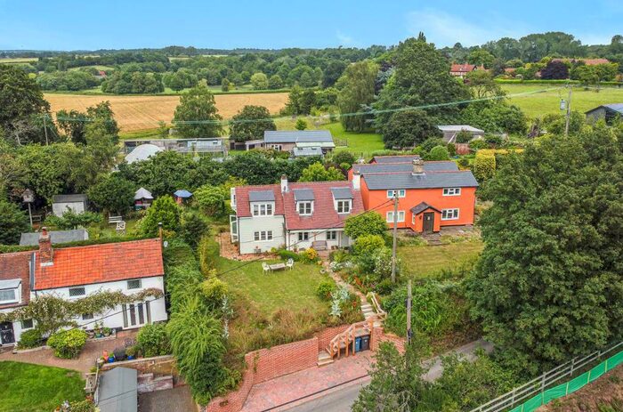 4 Bedroom Detached House For Sale In Sulleys Hill, Lower Raydon, IP7