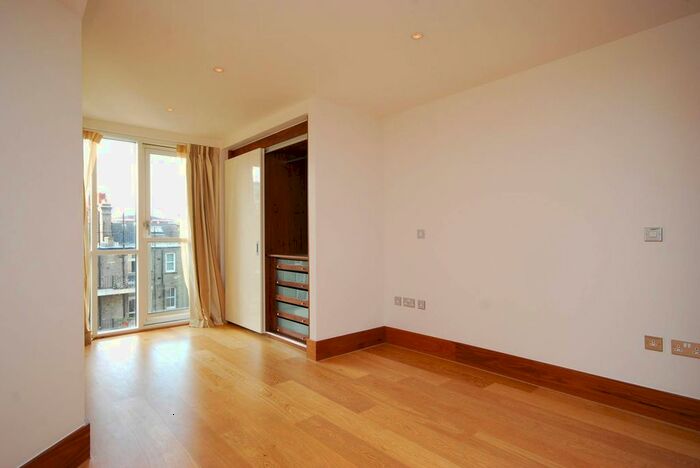 2 Bedroom Flat To Rent In Baker Street, Marylebone, London, NW1