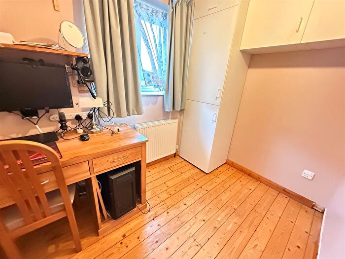 2 Bedroom End Of Terrace House To Rent In Durham Road, Rowley Regis, B65