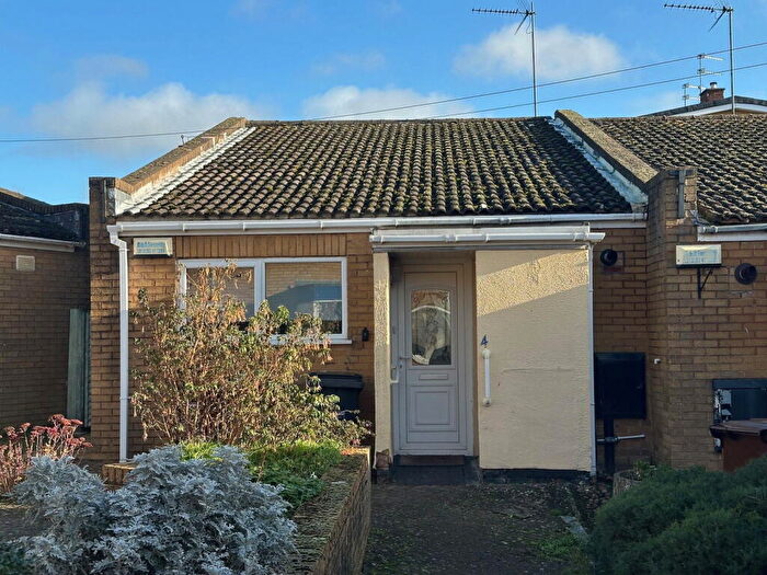 1 Bedroom Detached Bungalow For Sale In Twickenham Court, Corby, NN18