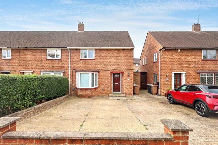3 Bedroom Semi-Detached House For Sale In Whipperley Way, Luton, Bedfordshire, LU1
