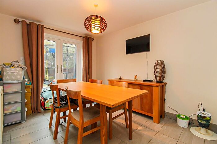 4 Bedroom Detached House For Sale In Heather Croft, Sharlston Common, Wakefield, WF4