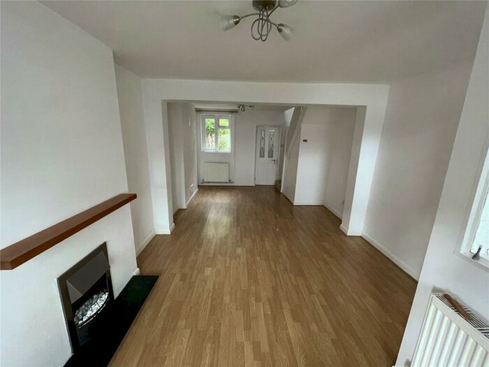 2 Bedroom End Of Terrace House To Rent In Sebright Road, Barnet, Herts, EN5