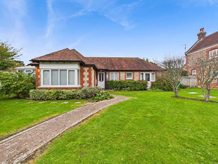 2 Bedroom Detached Bungalow To Rent In Sea Lane Close, East Preston, BN16