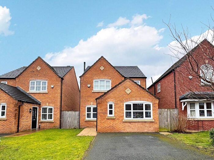 4 Bedroom Detached House For Sale In Larchfield Close, Royton, OL2