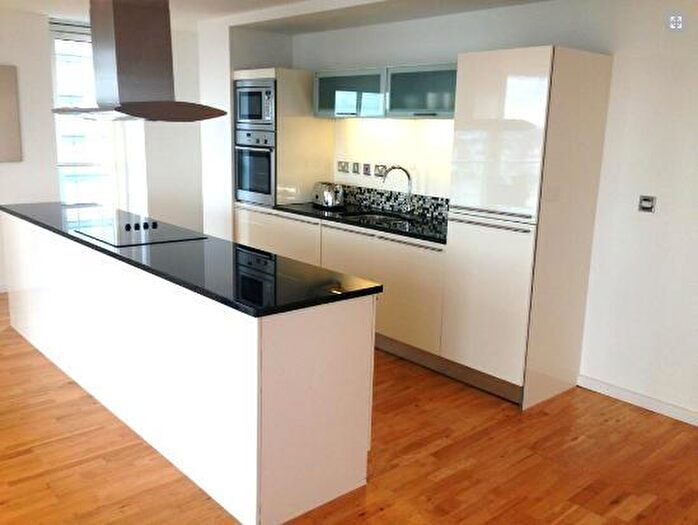3 Bedroom Flat To Rent In Ability Place, Millharbour, Cross Harbour, Canary Wharf, South Quay, London, E14