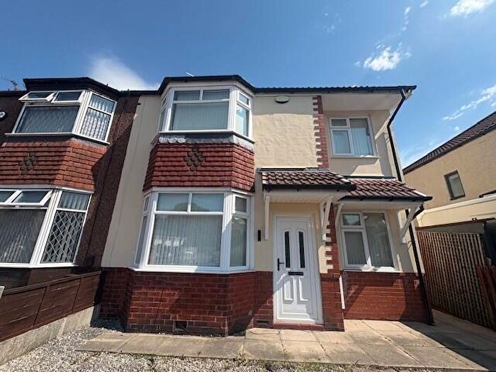 4 Bedroom House To Rent In Rossall Road, BL2