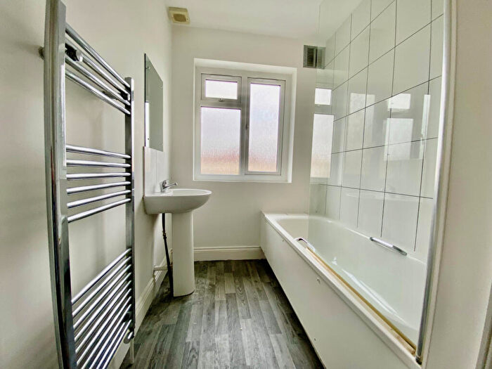 3 Bedroom Terraced House For Sale In Wykeham Road, HA3