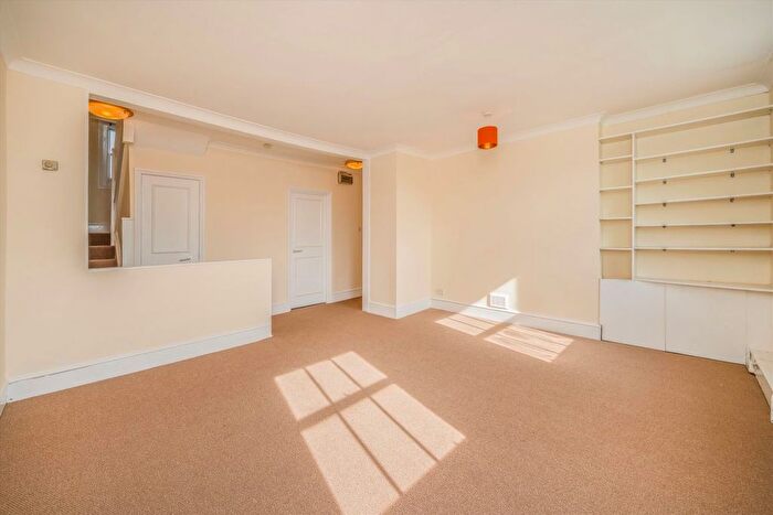 2 Bedroom Flat To Rent In Hackney Road, Hackney Road, E2