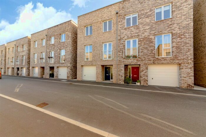 5 Bedroom Town House To Rent In Headly Street, Cambridge, Cambridgeshire, CB1