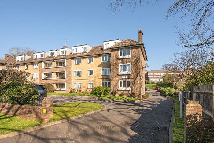 2 Bedroom Flat To Rent In Queensmere Road, Southfields, London, SW19