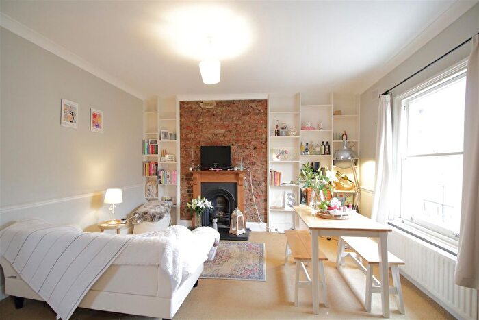 2 Bedroom Flat To Rent In Lambert Road, London, SW2