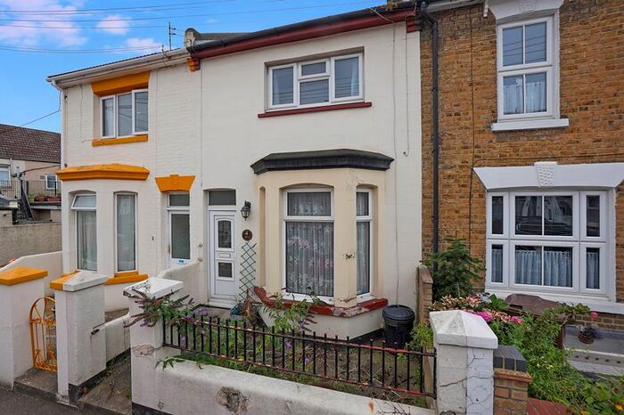 3 Bedroom Terraced House To Rent In Jeyes Road, Gillingham, ME7