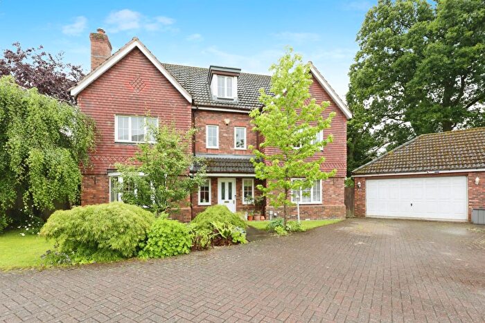 5 Bedroom Detached House For Sale In Hawthorn Drive, Balsall Common, Coventry, CV7