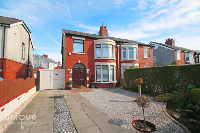 3 Bedroom Semi-Detached House For Sale In Bispham Road, Bispham, Blackpool, FY2