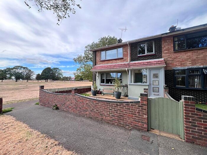 3 Bedroom End Of Terrace House To Rent In Wake Lawn, Southsea, PO4