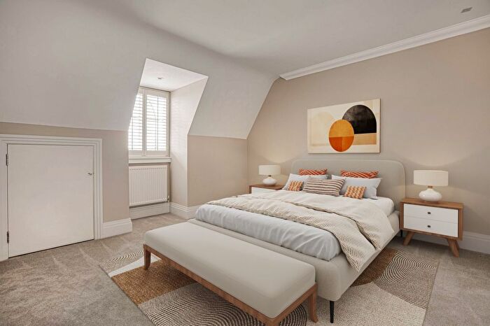 6 Bedroom Terraced House To Rent In Martineau Drive, Twickenham, TW1