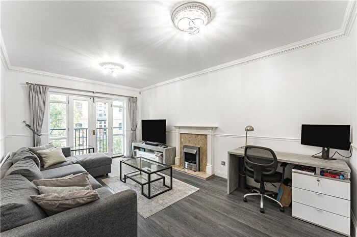 2 Bedroom Flat To Rent In Leathermarket Court, London, SE1