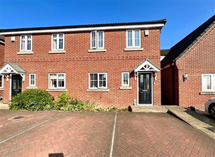 3 Bedroom Semi-Detached House For Sale In Eden View, Swallownest, Sheffield, S26