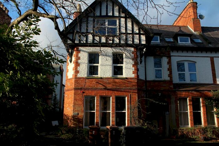 3 Bedroom Flat To Rent In Sandown Park, Belfast, BT5