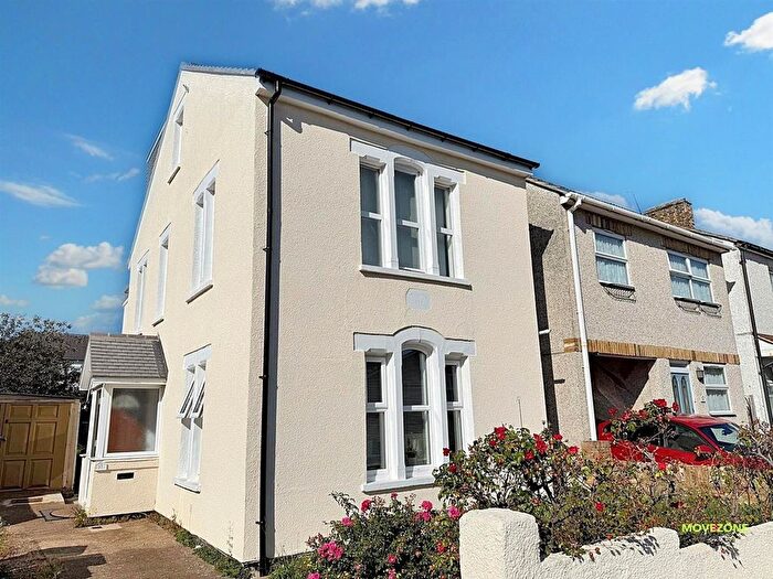 1 Bedroom Flat To Rent In Heron Hill, Belvedere, DA17