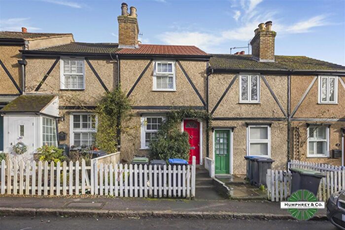 2 Bedroom House To Rent In Lower Road, Loughton, IG10