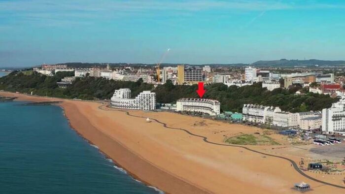 2 Bedroom Apartment For Sale In Marine Crescent, Folkestone, Kent, CT20