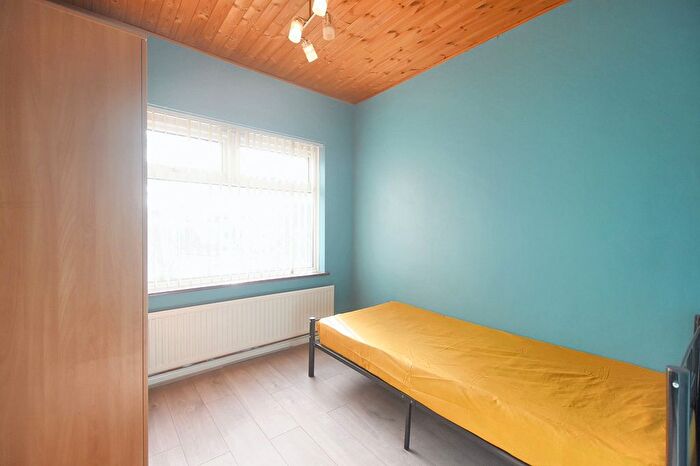 4 Bedroom Semi-Detached House To Rent In Cecil Avenue, Hornchurch, RM11