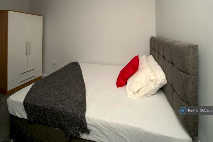 5 Bedroom Semi-Detached House To Rent In Filton Avenue, Horfield, Bristol, BS7